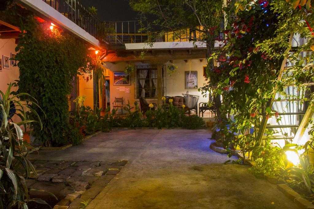 Dionisio Inn Antigua Dış mekan fotoğraf