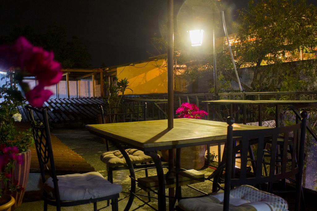 Dionisio Inn Antigua Dış mekan fotoğraf