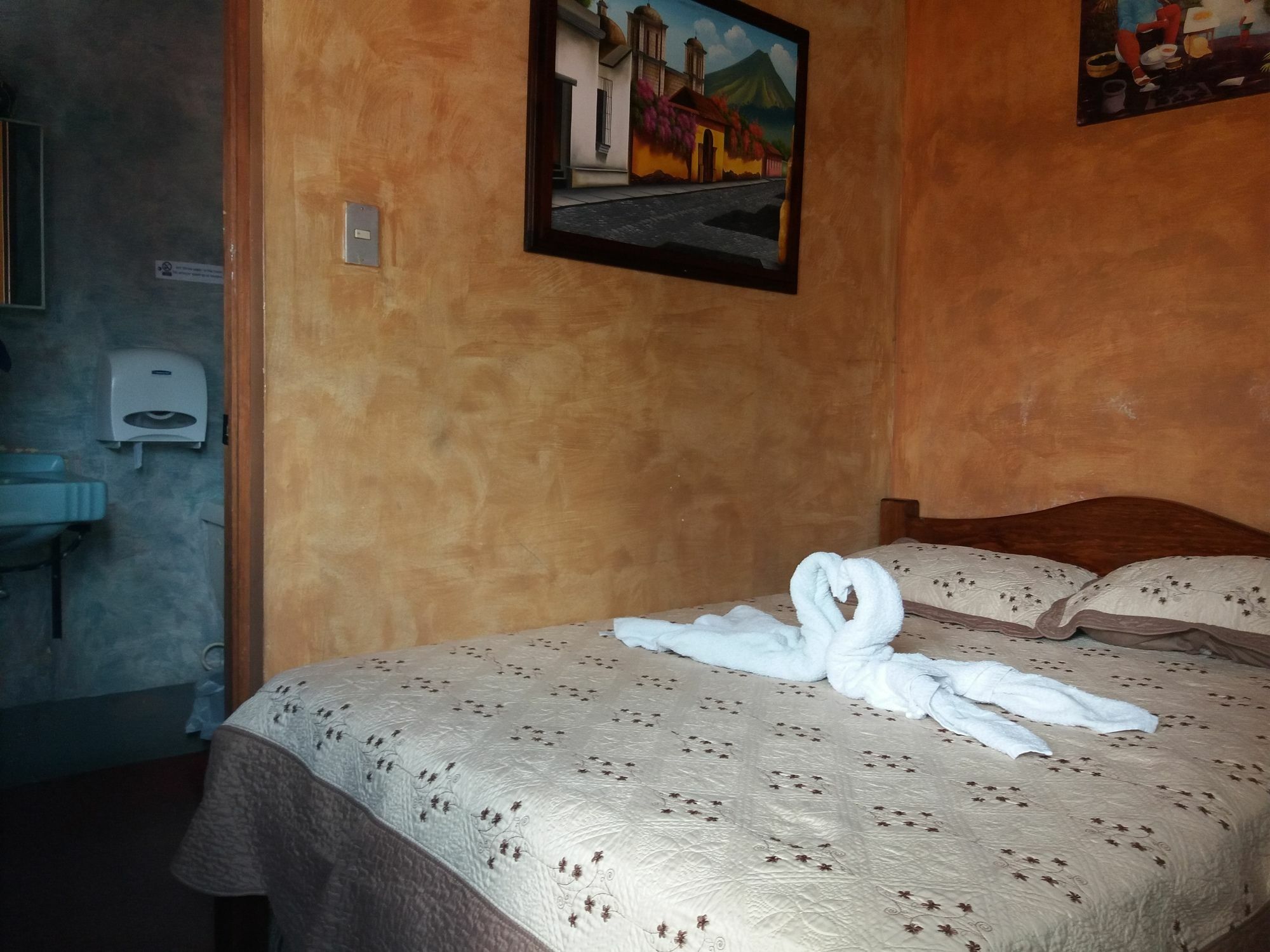 Dionisio Inn Antigua Dış mekan fotoğraf